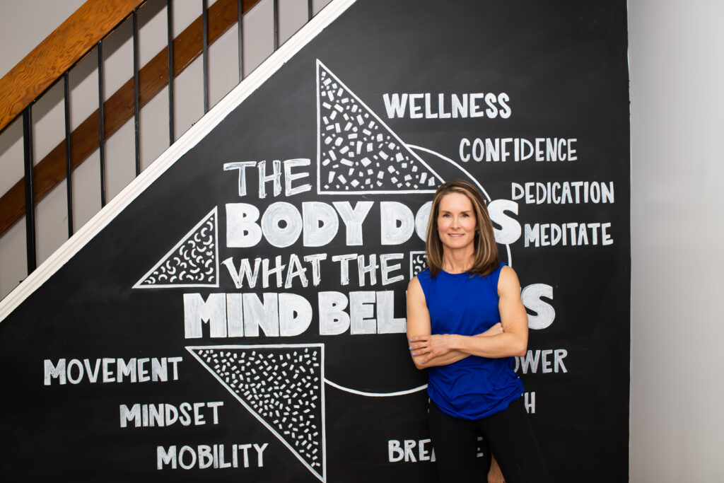 How This Fitness Expert Recommends You Approach “Meal Planning” 3 Amc Blue Leaning Against Sign